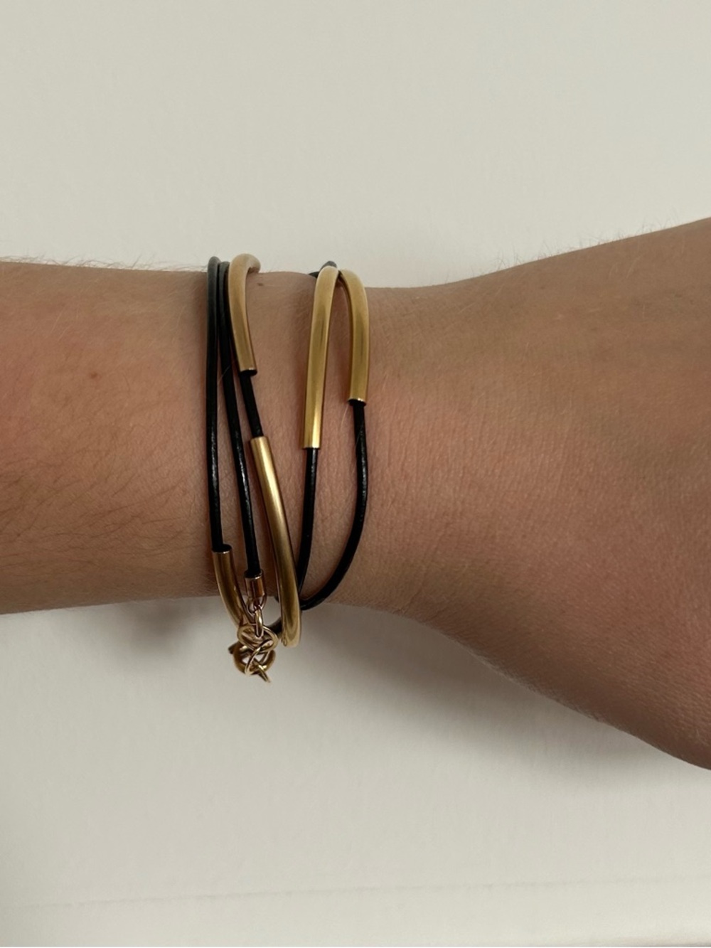 Lolo 14k Gold filled and Black leather Multi-Strand Cord bracelet - Picture 4 of 5